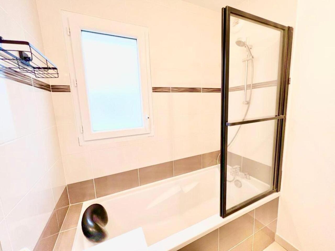 Appartamento L'Atelier Chic - Wifi Fibre - Parking Privee - Balcon - Netflix Lanester Esterno foto